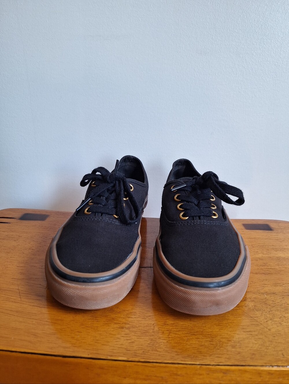 Vans Authentic Skate Shoe   Black / Gum Women's Size 7.5 - Picture 6 of 10